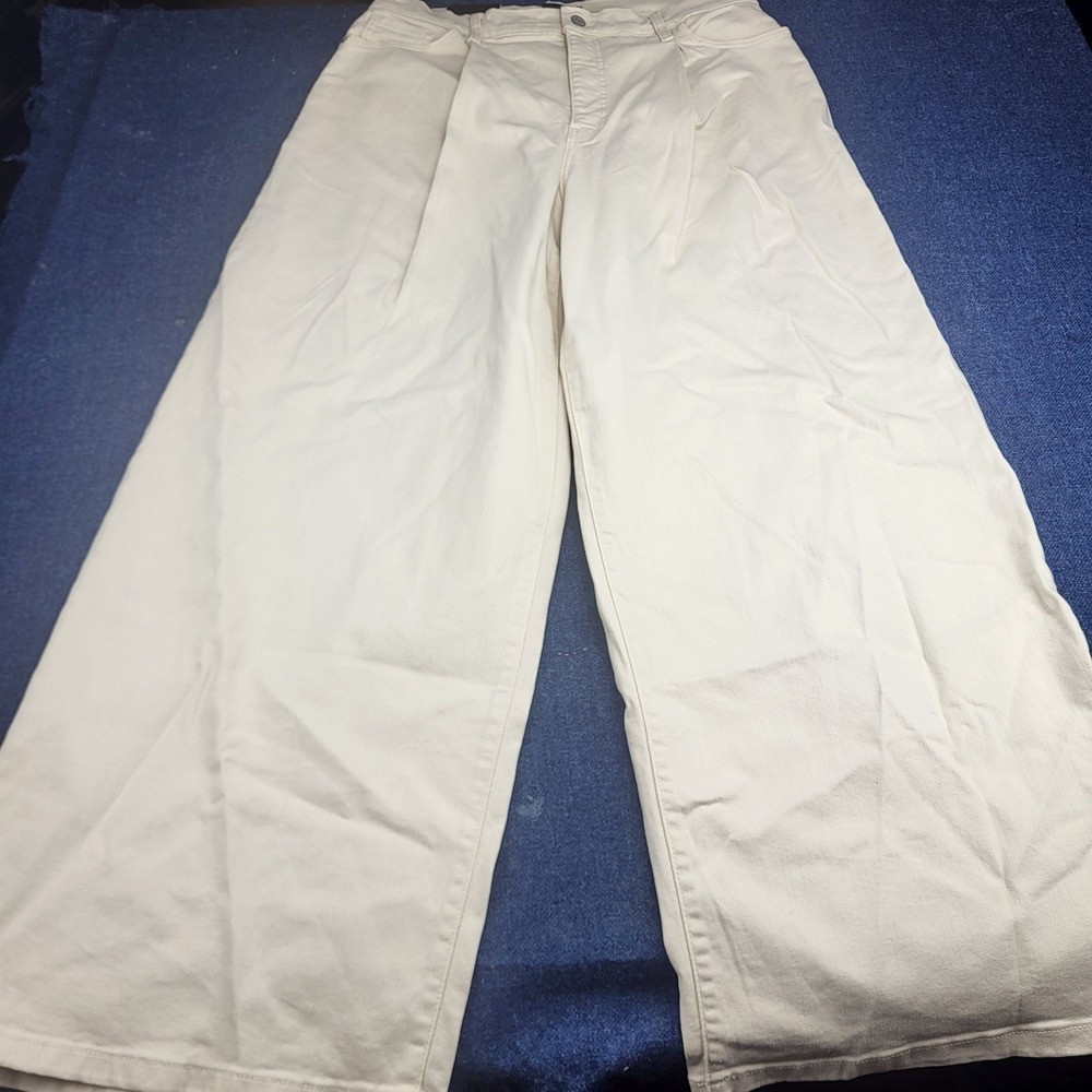 Banana Republic High Rise Wide Leg Jeans Cream Off-White Pleated Size 31/12 NEW